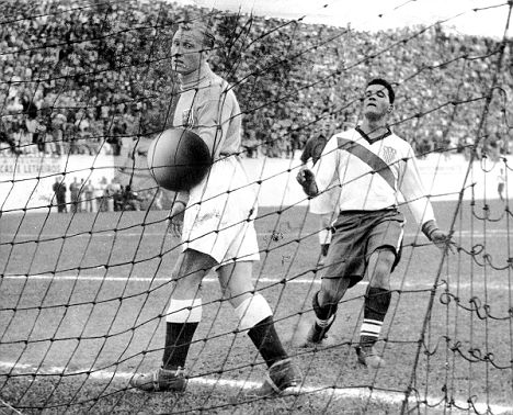 Joe Gaetjens scores for USA v England 1950 After the World Cup however 