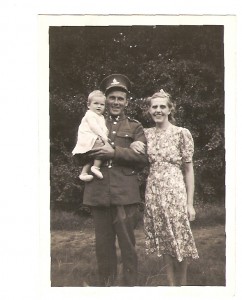 Mum, Dad & me...1941